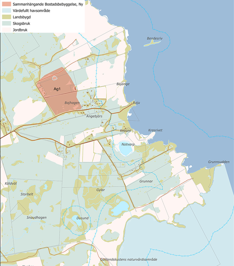 Karta över Anga, med mark- och vattenanvändningen markerad. Teckenförklaring: Orange yta: Sammanhängande bostadsbebyggelse, ny Ljusblå yta: Värdefullt havsområde Beige yta: Landsbygd Grågrön yta: Skogsbruk Ljusrosa yta: Jordbruk.