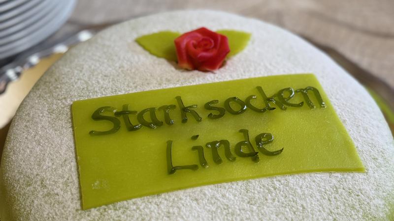 Prinsesstårta med texten Stark socken Linde.