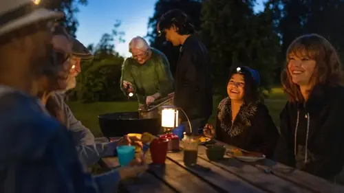 Grannar fikar tillsammans